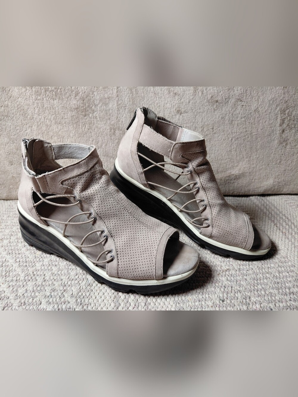 Jambu Naomi Size 9 Women's Suede Open-Toe Lace-Up Sandal Boot - Taupe A0085